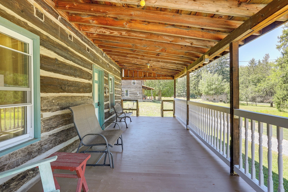 5 Mi to State Parks: Penfield Cabin w/ Fire Pit!