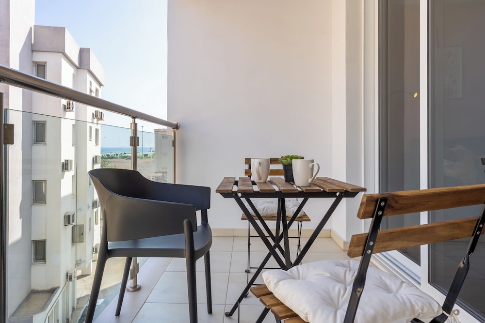 Harbor Apartments in Larnaca