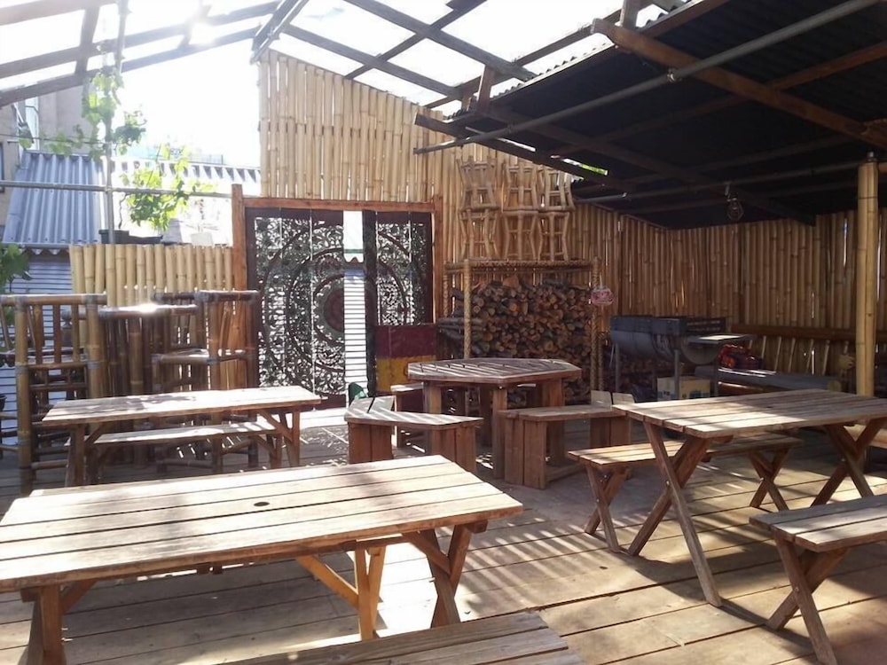 WORLDTRECK DINER & GUESTHOUSE - Pise - Hostel