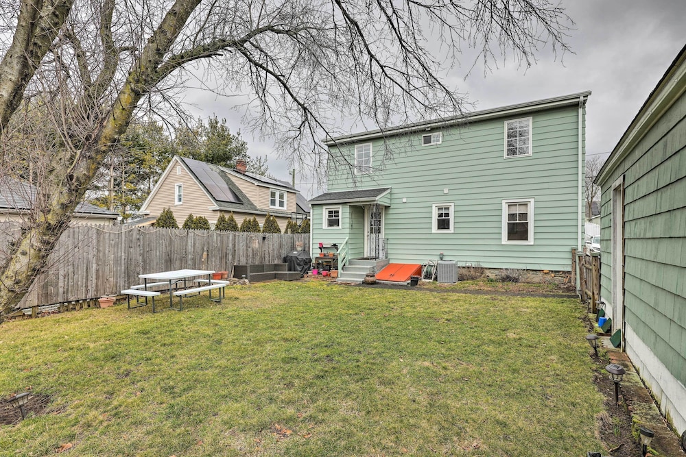 Bridgeport Vacations - Bridgeport Vacation Rental - Walk to Beach! - Property Image 9