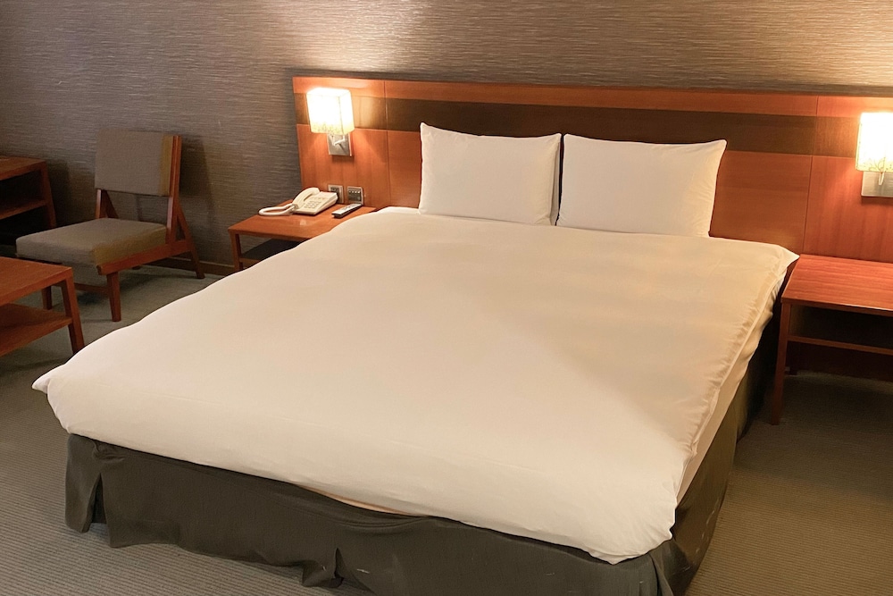 OYO 10877 Hotel R K Residency