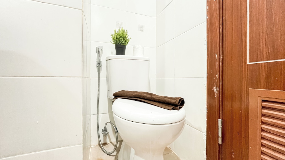 Simply Look 1Br At Vittoria Residence Apartment