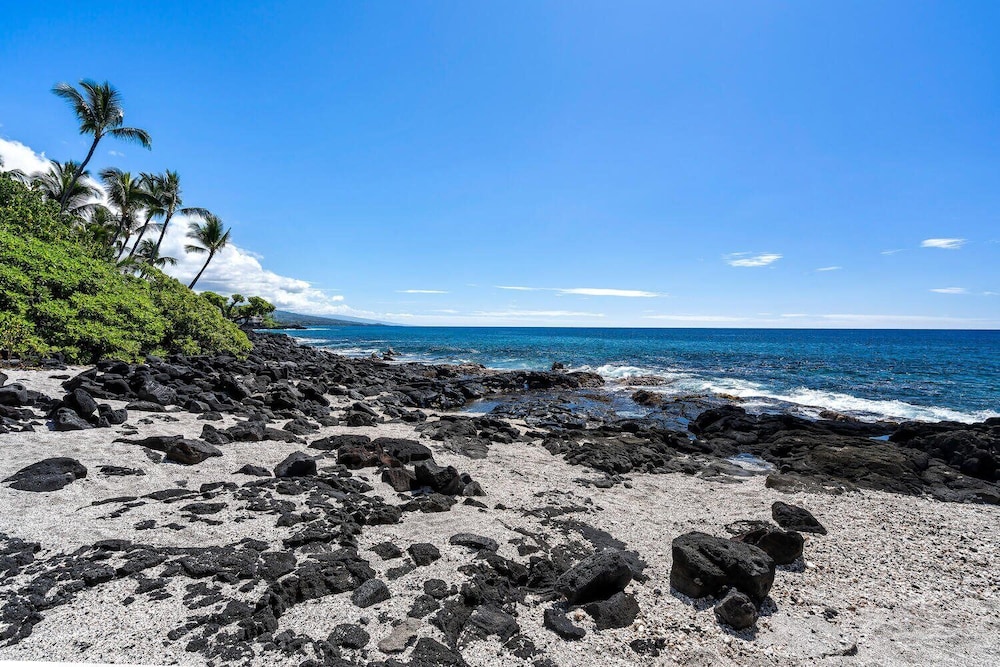 Ocean Front! - Second Floor With AC & Lanai! - Vrkcv
