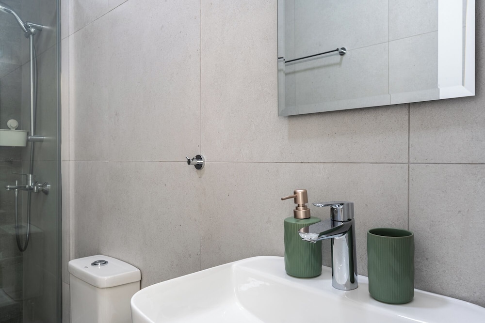 Azoria - Stylish 1-BR Apartment in Kiti