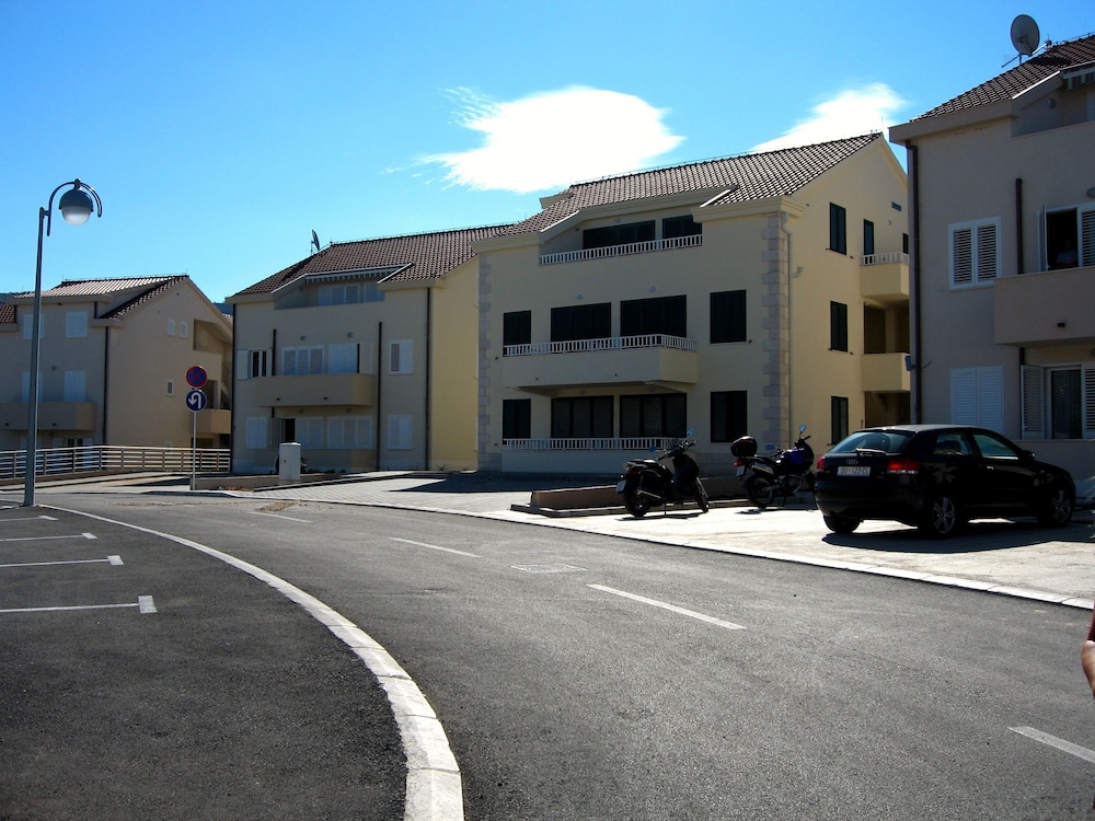 Pervanovo Apartments
