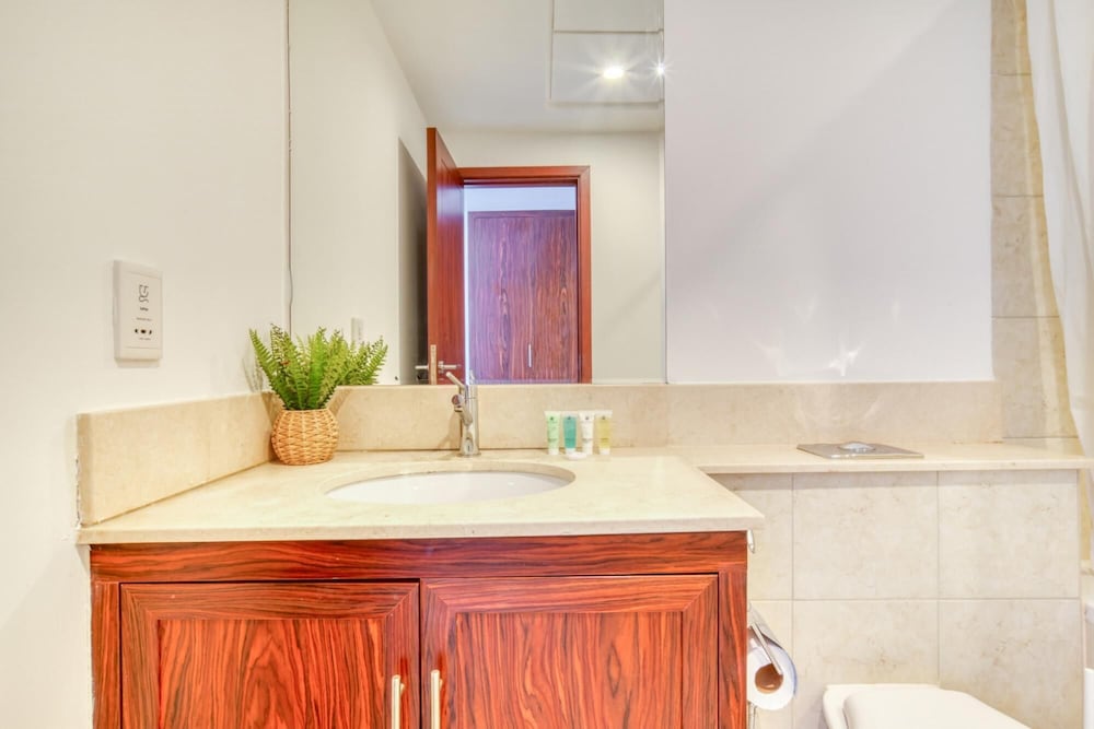 Urban Chic Downtown Apt w Dubai Fountain Views