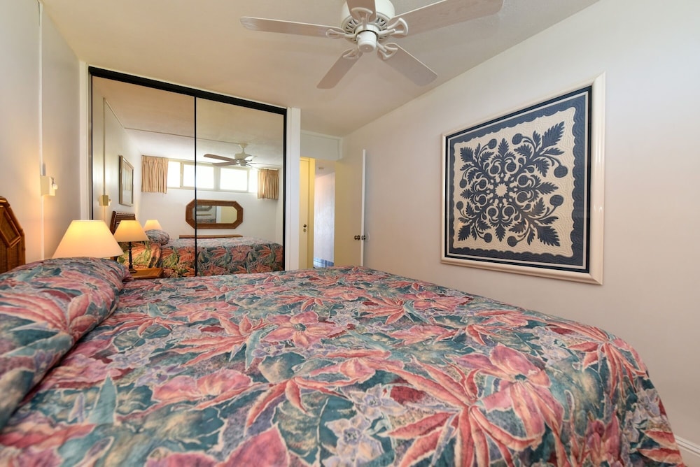 Kahana Reef 414 by RedAwning view 3