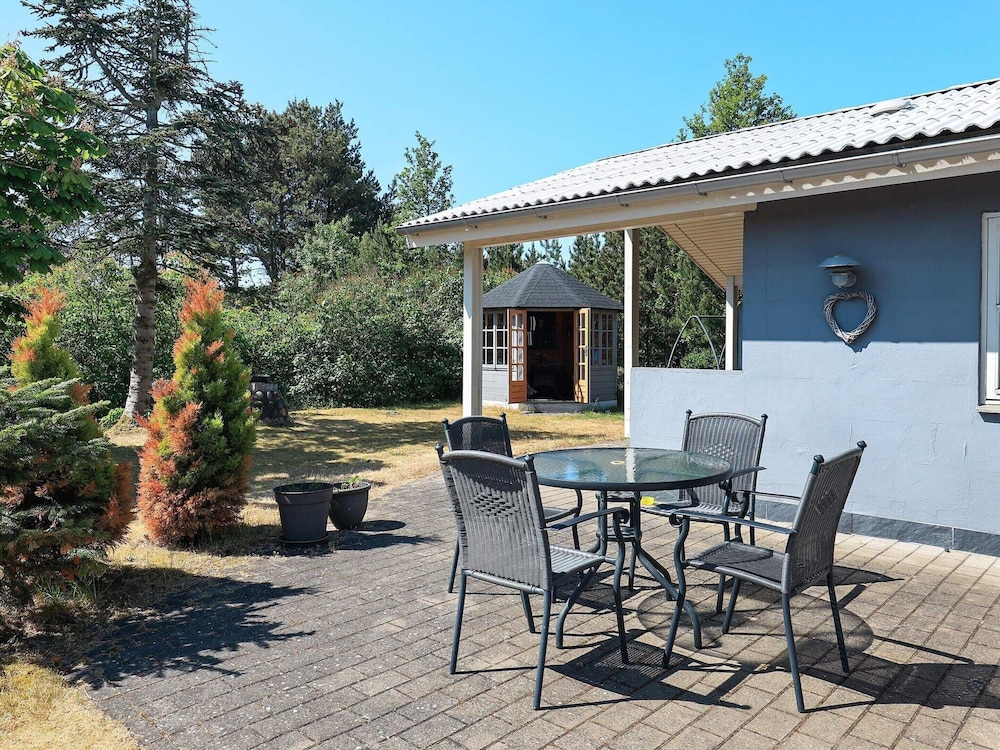 Roseview B & B