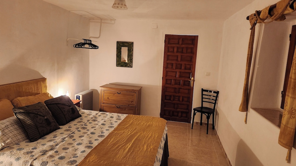 Casita-1 To 7guests-private/pool-patio-bbq-parking
