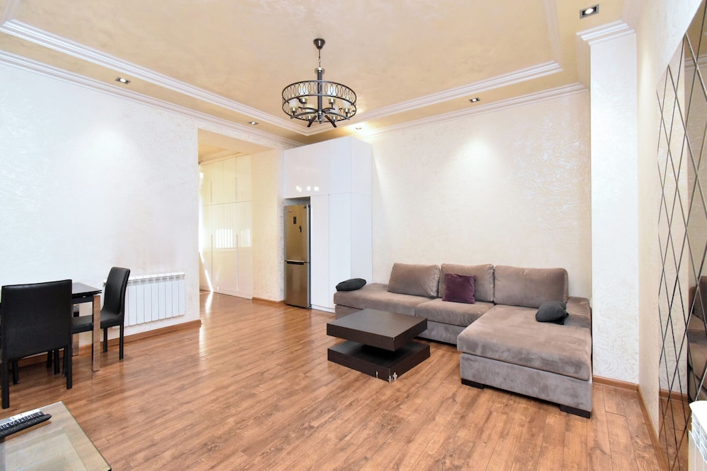 Apartment on Teryan 19