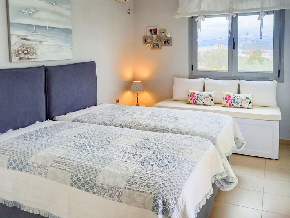 Elegant Maisonette Garden near Beach view 3
