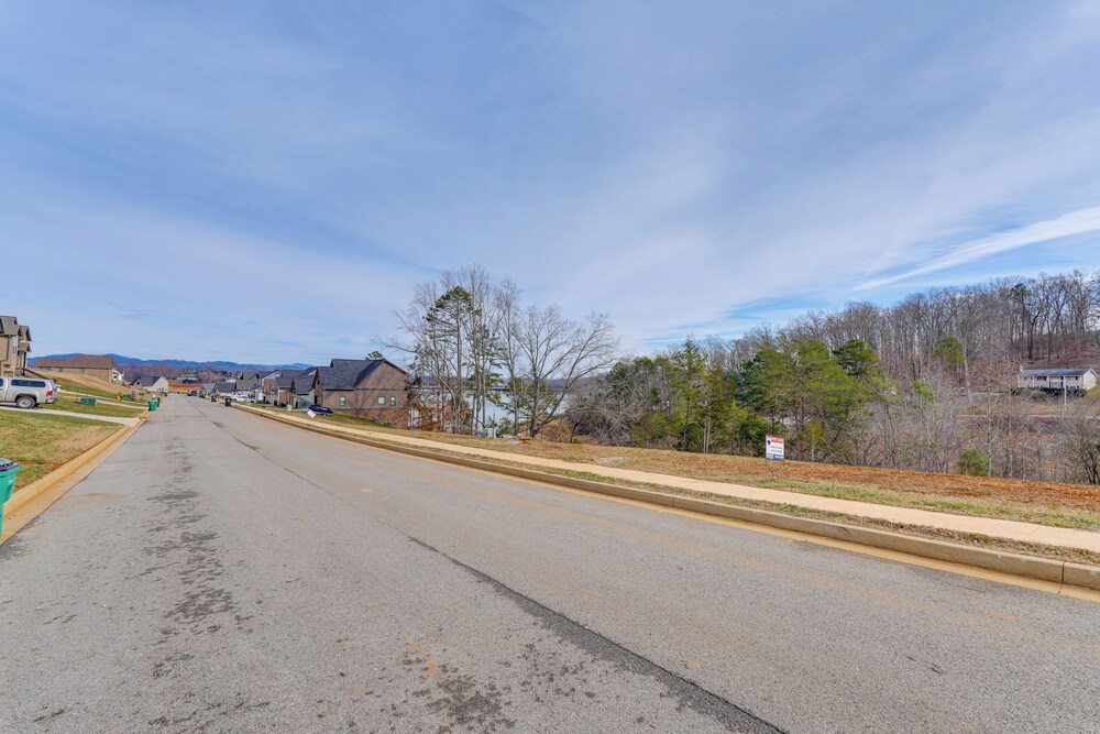 Cherokee Lake Retreat w/ Views in Morristown!