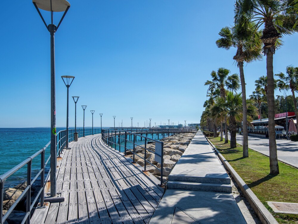 Sanders Only Limassol - Full Building
