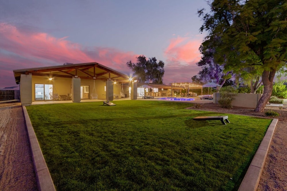 Scottsdale s Largest Hot Tub Davenport Ranch Estate