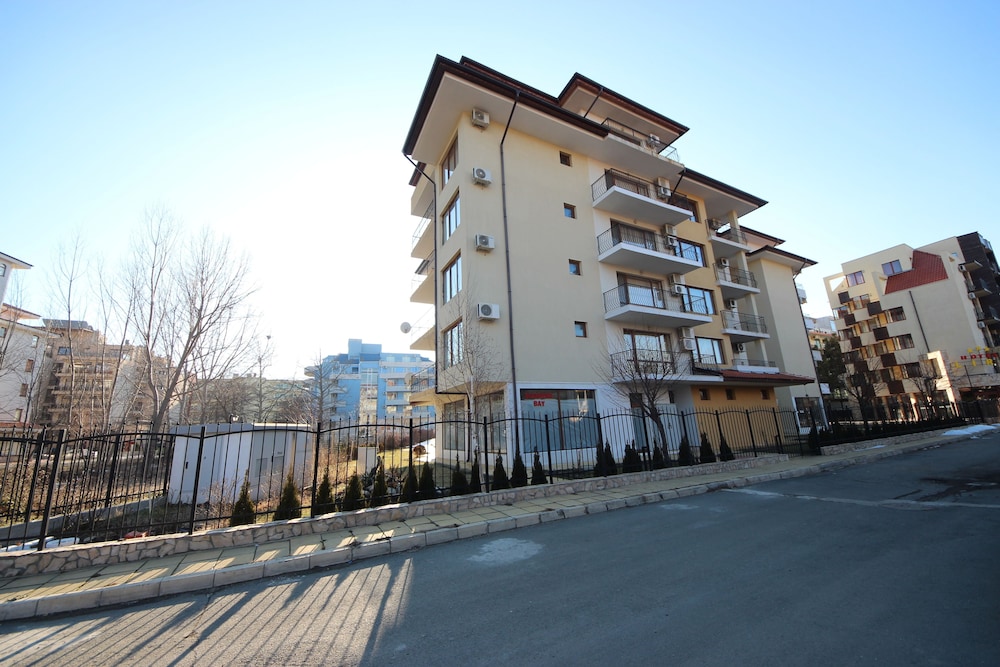 Menada Diamond Bay