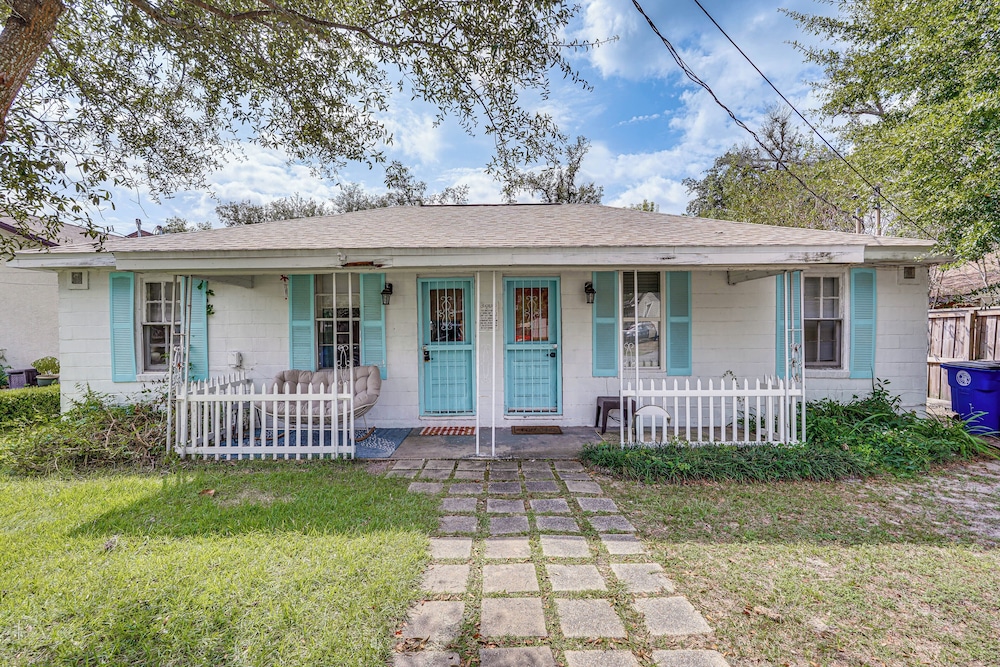 Little Cove Cottage! Walk to Dtwn Panama City