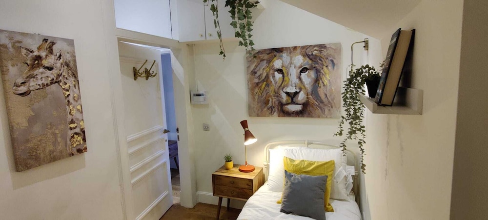 Meadowbank Residence 3bed view 2