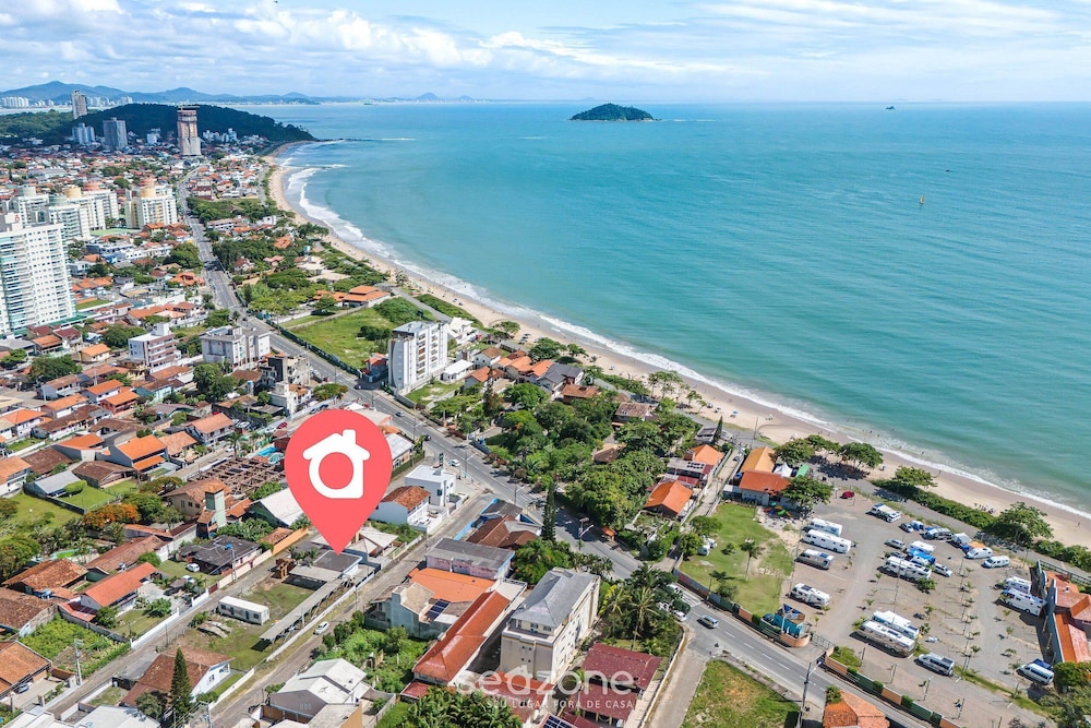 3BR Home w/ BBQ 100m From Beach Rpr056
