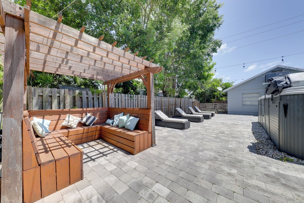 3 Mi to Beach & Boardwalk: Hollywood Spa House