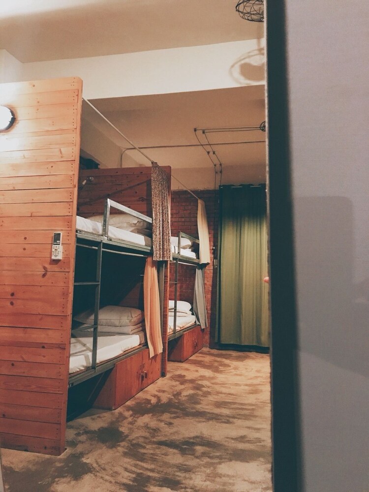 Lane62 Hostel