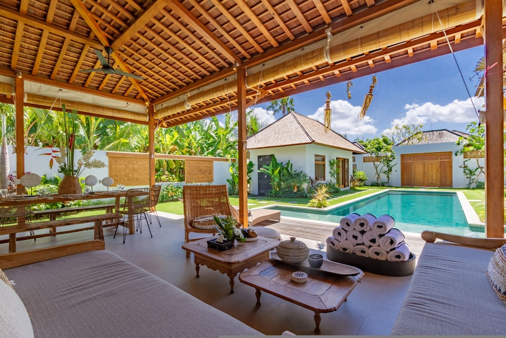 Villa Namu by Alfred in Bali - Family 5 BD Dream in Seminyak Oberoi Beach