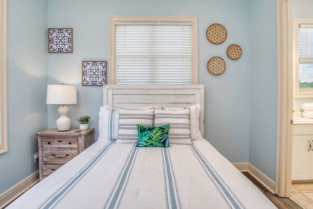 Beach Walk Retreat Heated Pool Golf Views Main Guest House Sleeps 15