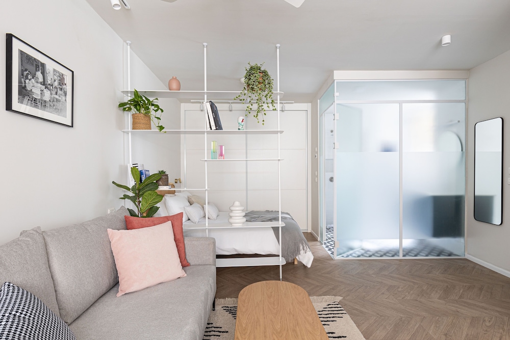 Cozy Sanctuary with a Modern Twist by Sea N Rent view 3