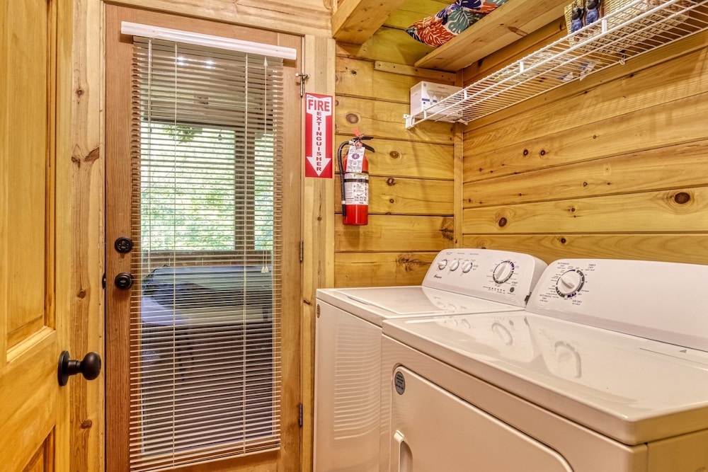 Er80 - Can't Bear To Leave 2 Bedroom Cabin