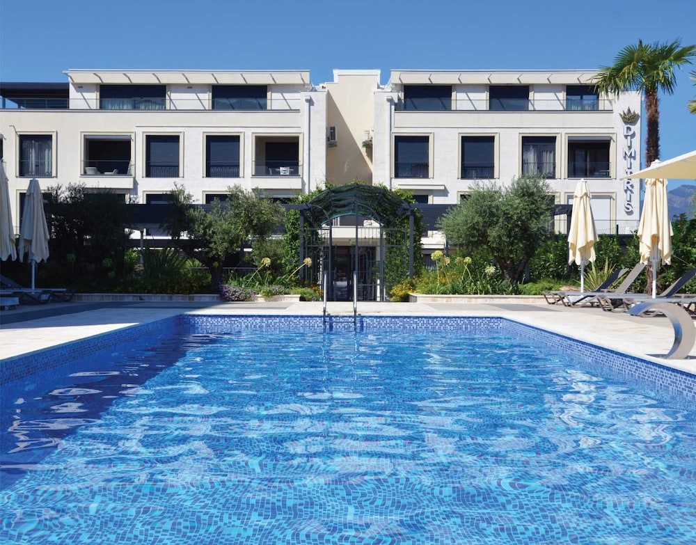 Dimitris Residence
