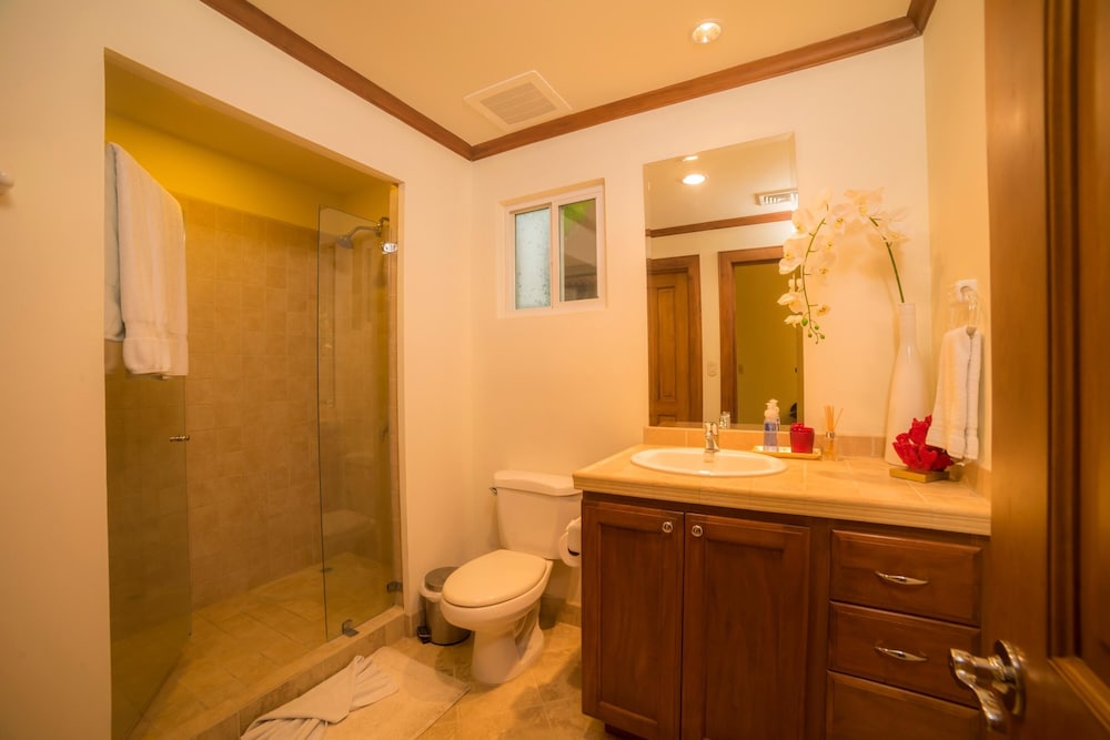 Veranda 8H 3 Bedr 3 Bath view 3