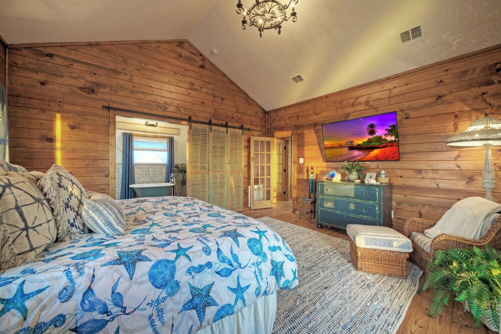 Fish Camp by Avantstay Unique Escape, Pool + Views! view 3