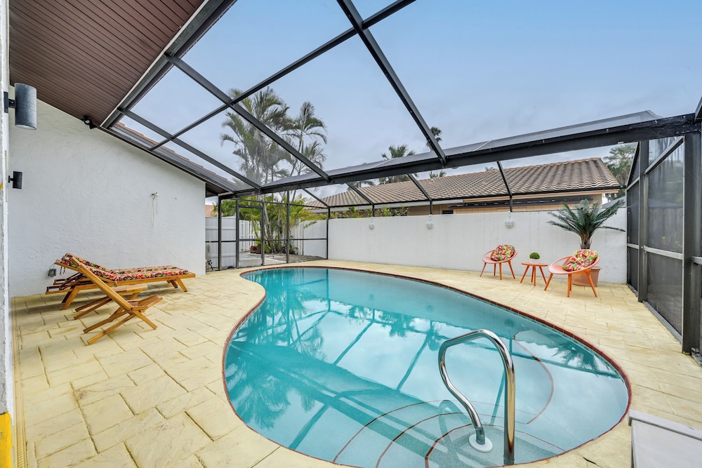 4 Mi to Ocean: Bonita Springs Oasis w/ Heated Pool