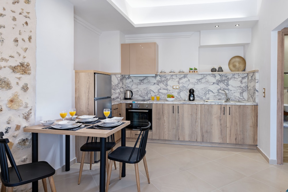 Erotokritos Luxury City Suites photo 4