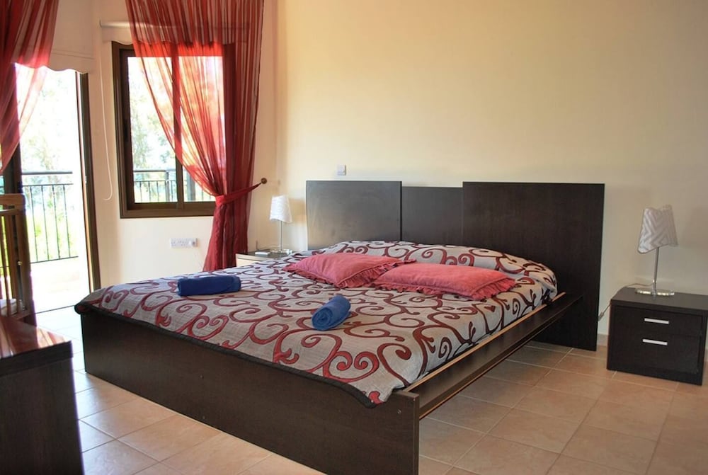 Marlin Beach Front Luxury Villa - 4 Bedrooms view 4