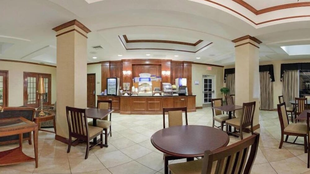 Farmington Vacations - Holiday Inn Express Suites Farmington, an IHG Hotel - Property Image 9