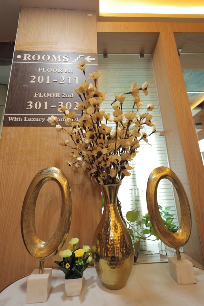 HOTEL SRG INN