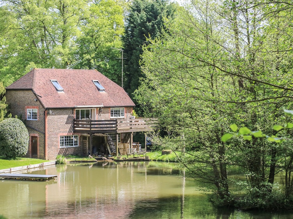 Miswells Cottages - Lake View