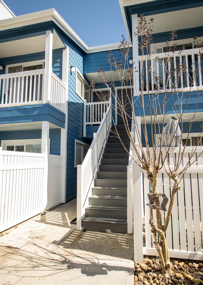 Cove View Condominiums