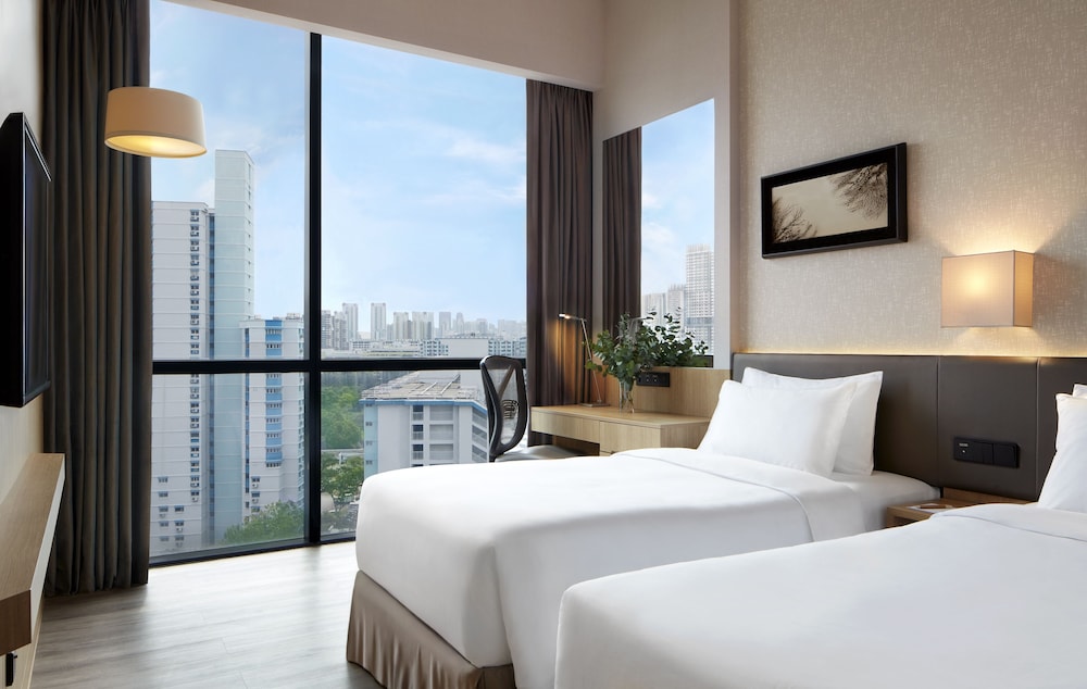 Momentus Hotel Alexandra 6