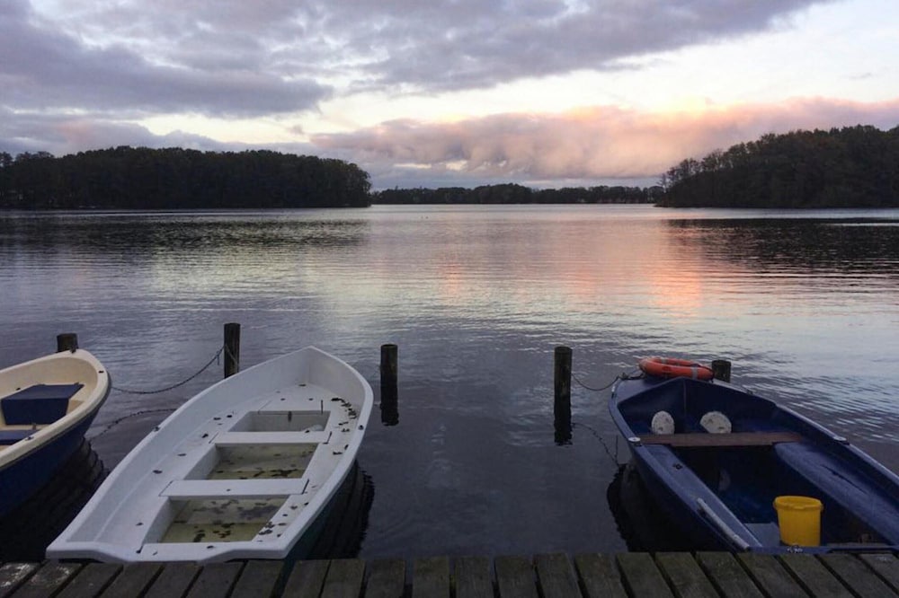 Ferienhaus mit Pool und Sauna am Duemmer See