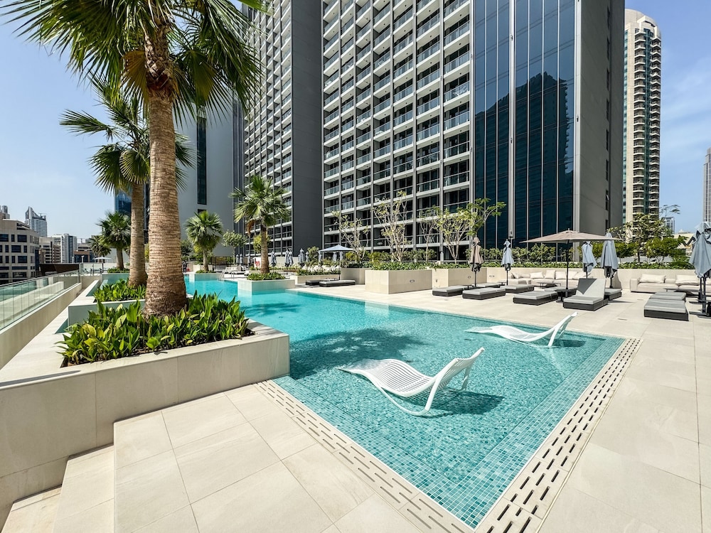 High Floor Burj Khalifa View Apartment