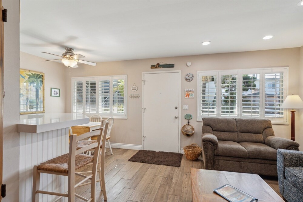 Lovely 1 Bed Beach Condo #128 1 Bedroom Condo by Sunset Shores Condominiums