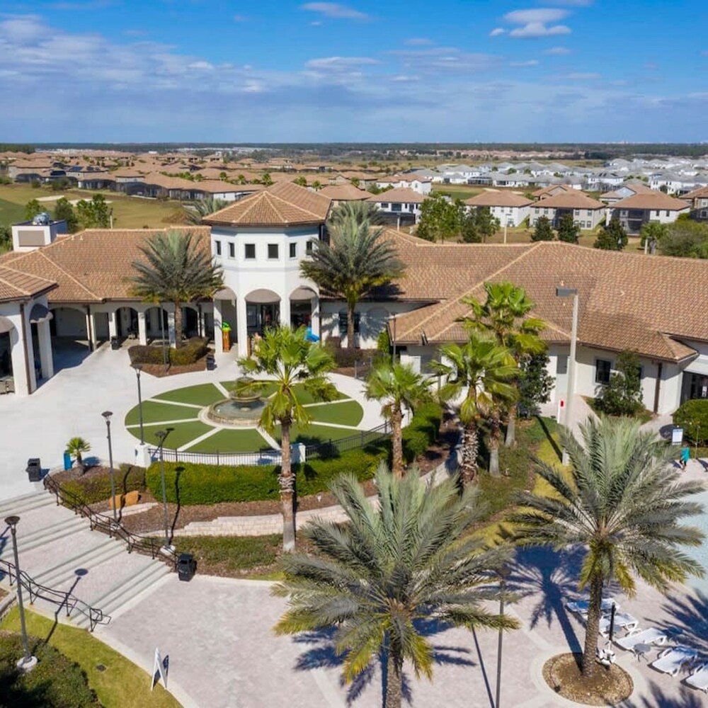 8912 Amazing 6BD Home