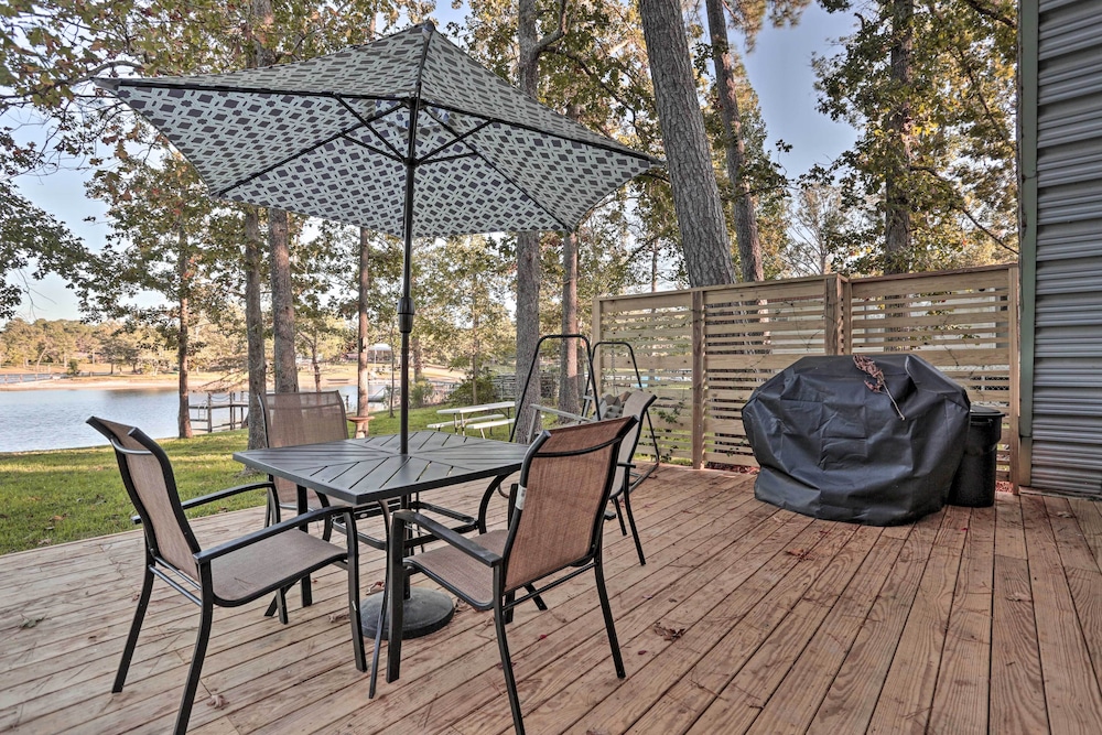 Cozy Toledo Bend A-frame w/ Waterfront Views! view 2