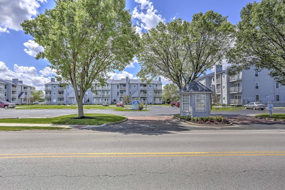 Charming Port Clinton Condo w/ Community Amenities