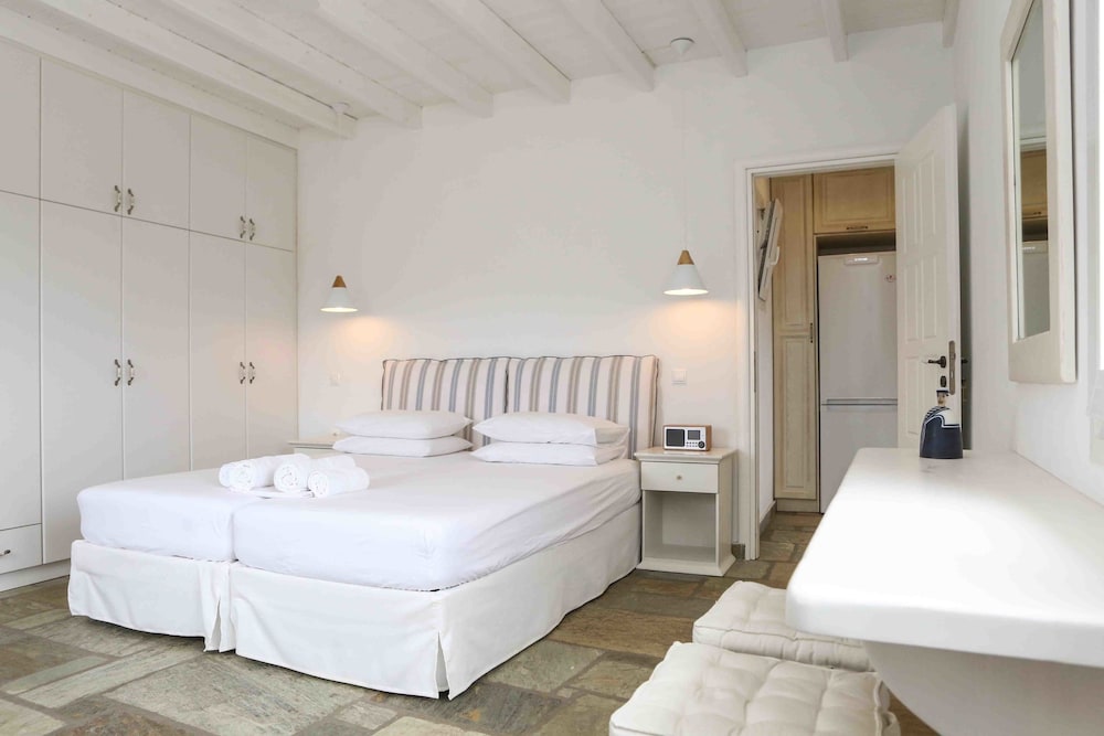 VLIA MAR Myconian Residences
