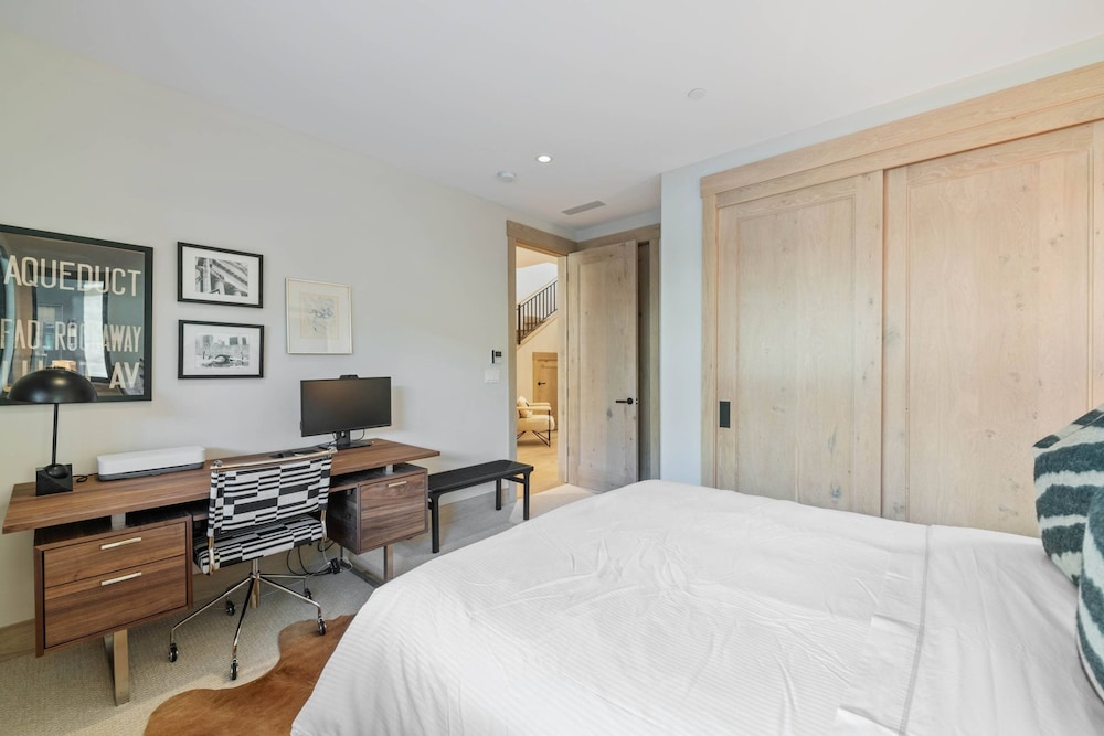 One Riverfront Village by EWH - Property Image 9