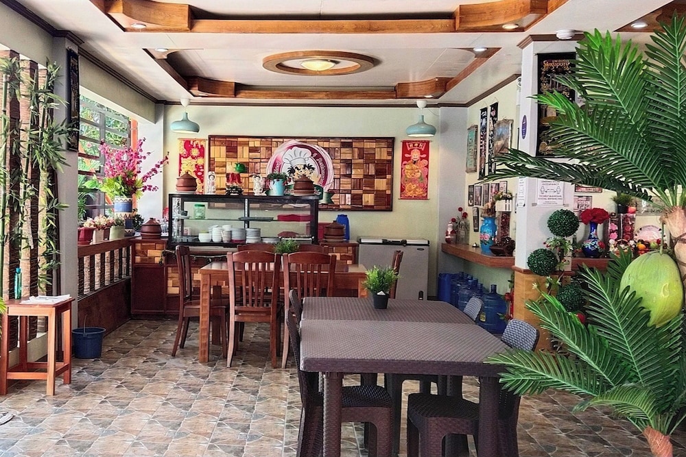 Mom Shie'S Apartelle