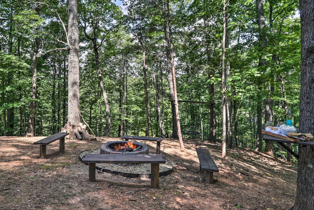 Mtn-view Cabin w/ Hot Tub in Sevierville! view 4