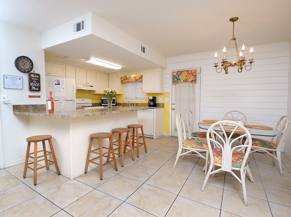 133 West Leslie Lane 2 Bedroom Townhouse